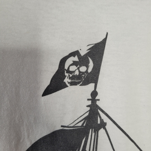 White Graphic t-shirt with pirate ship by Piña - Picture 3 of 7